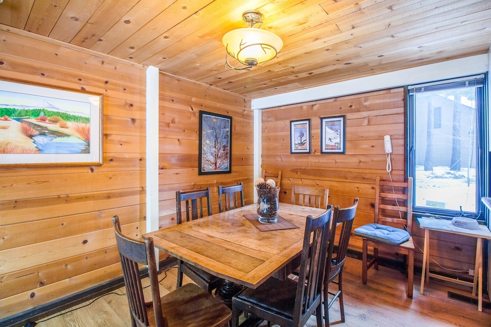 Cluster Cabin 12