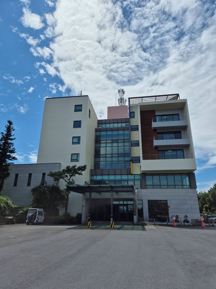 Hallasan Resort