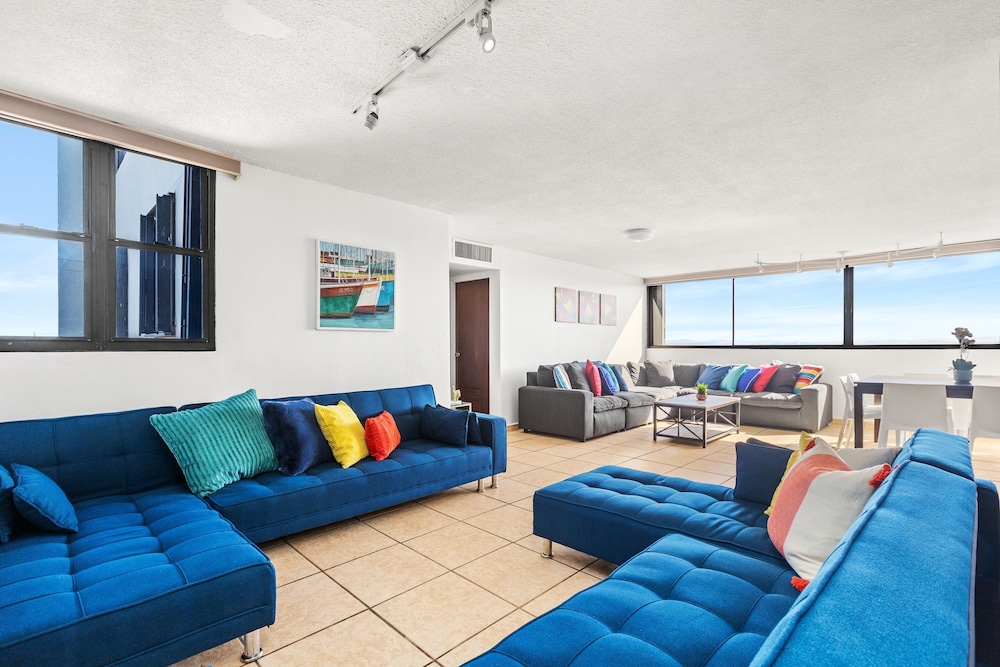 Otium Stay Steps From the Beach City Views Pet Friendly