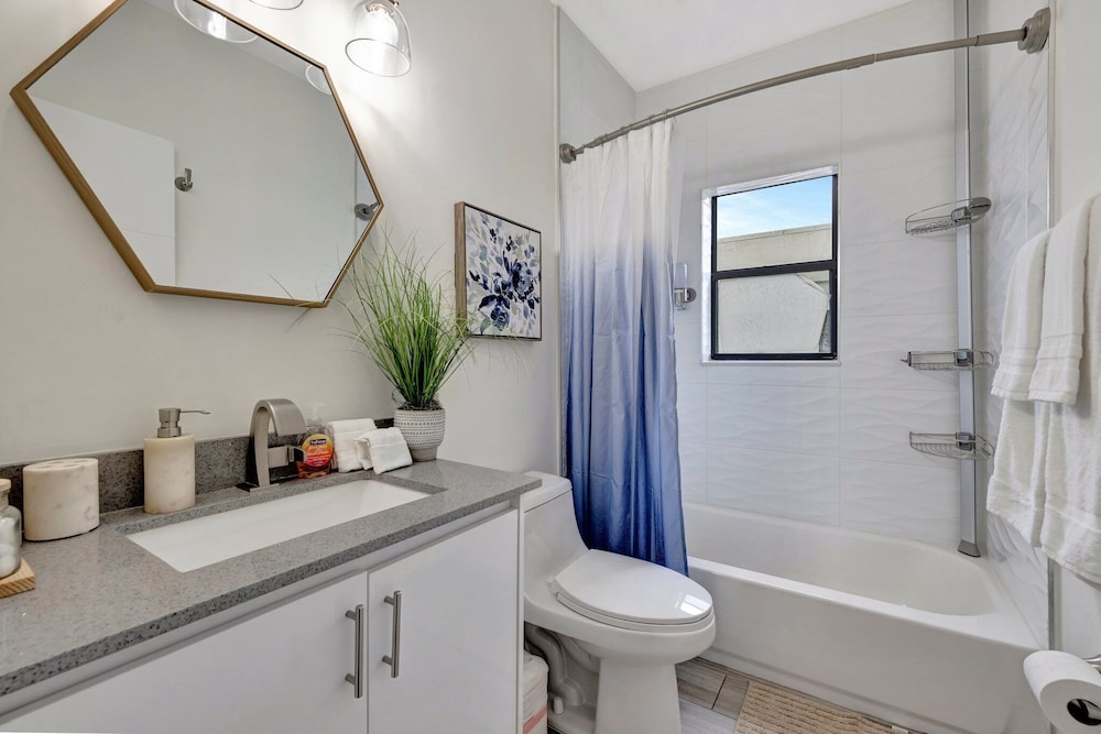 Townhome-10 mins to FTL Beach & Downtown