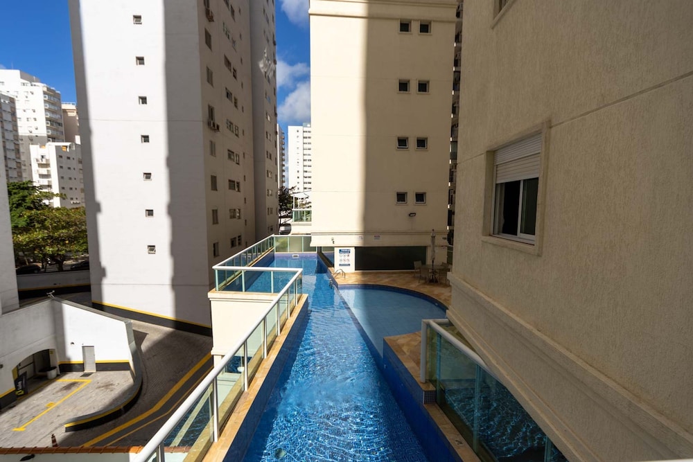 Apto pet Friendly c Churrasqueira a 100m da Praia