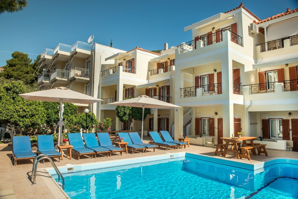 Kostis Villas
