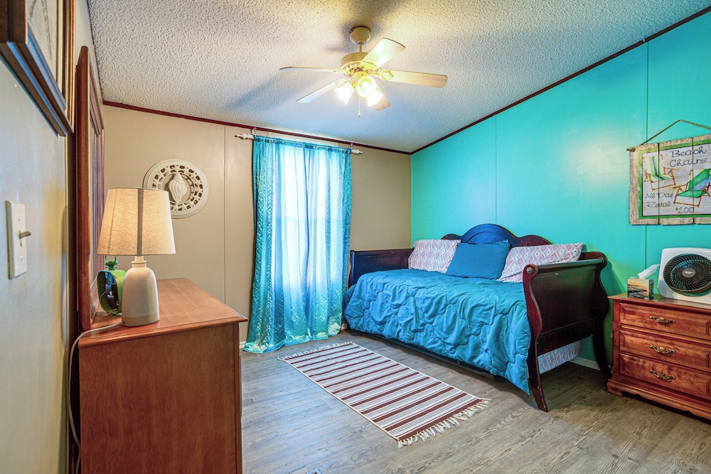 1 Mi to Lake Texoma: Peaceful Kingston Getaway