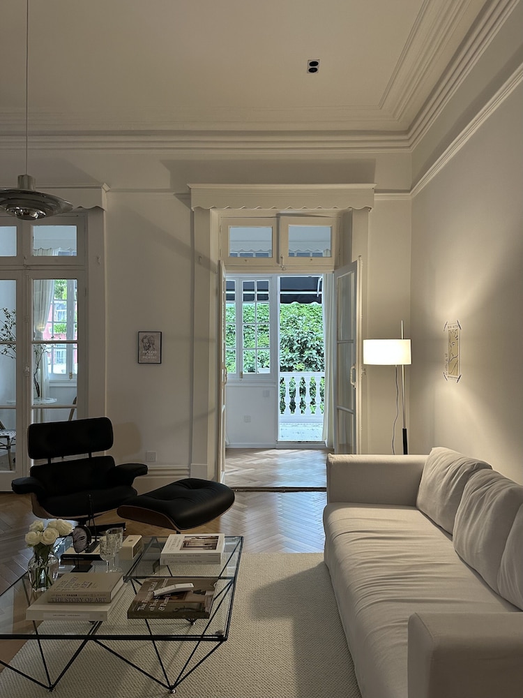 Shanghai Hills& Art Suite 16