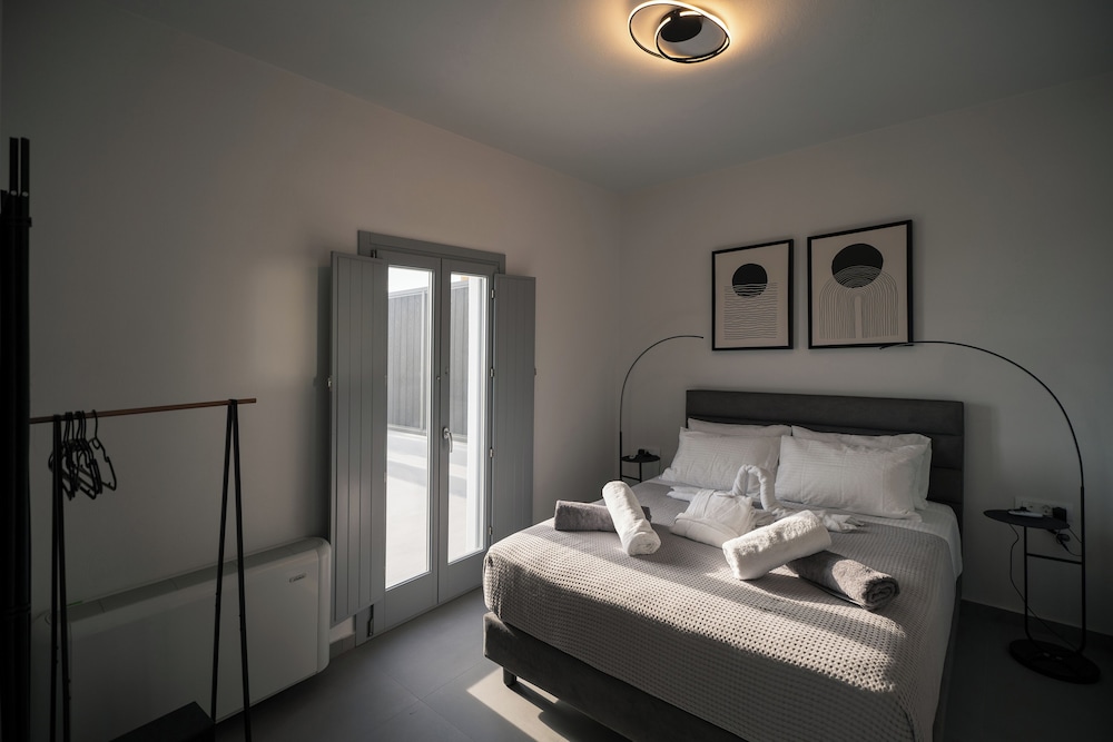 Uranides Luxury Suites