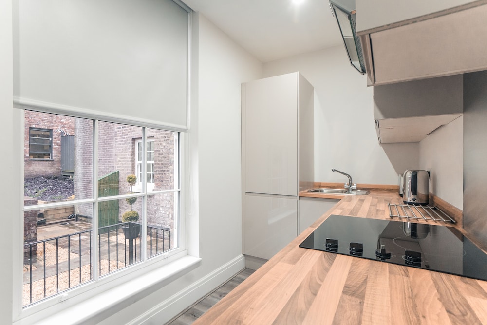 Clarence Street Townhouse view 5