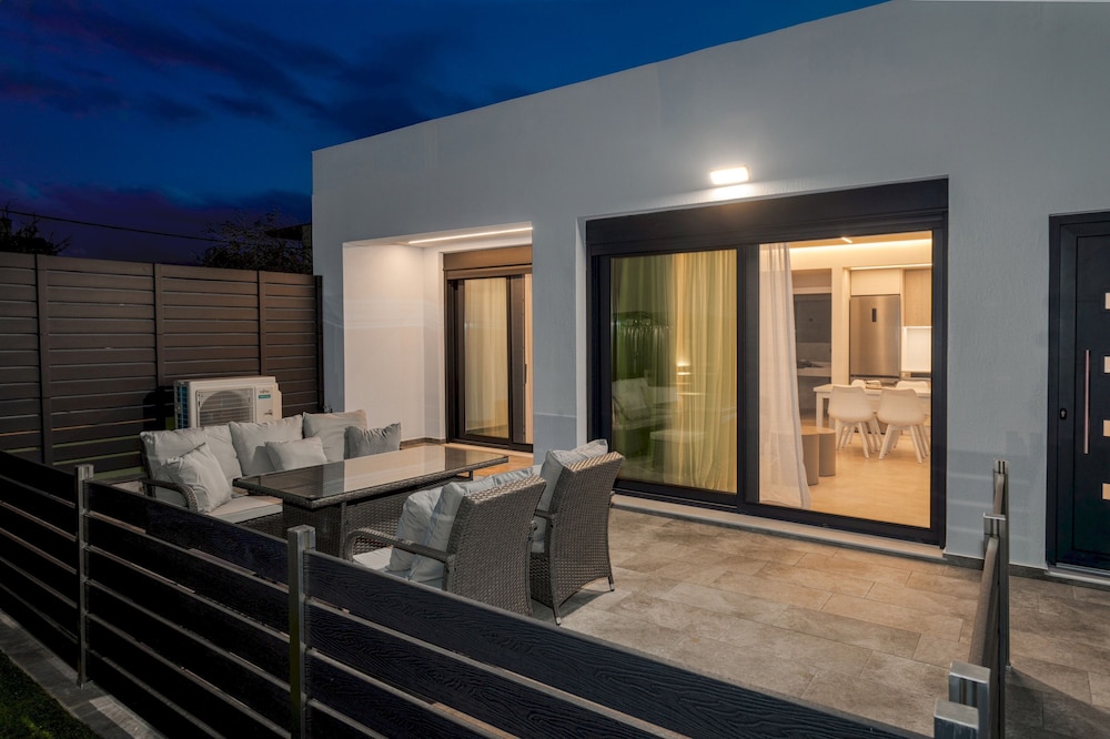 Potame Suite by Estia Pool View