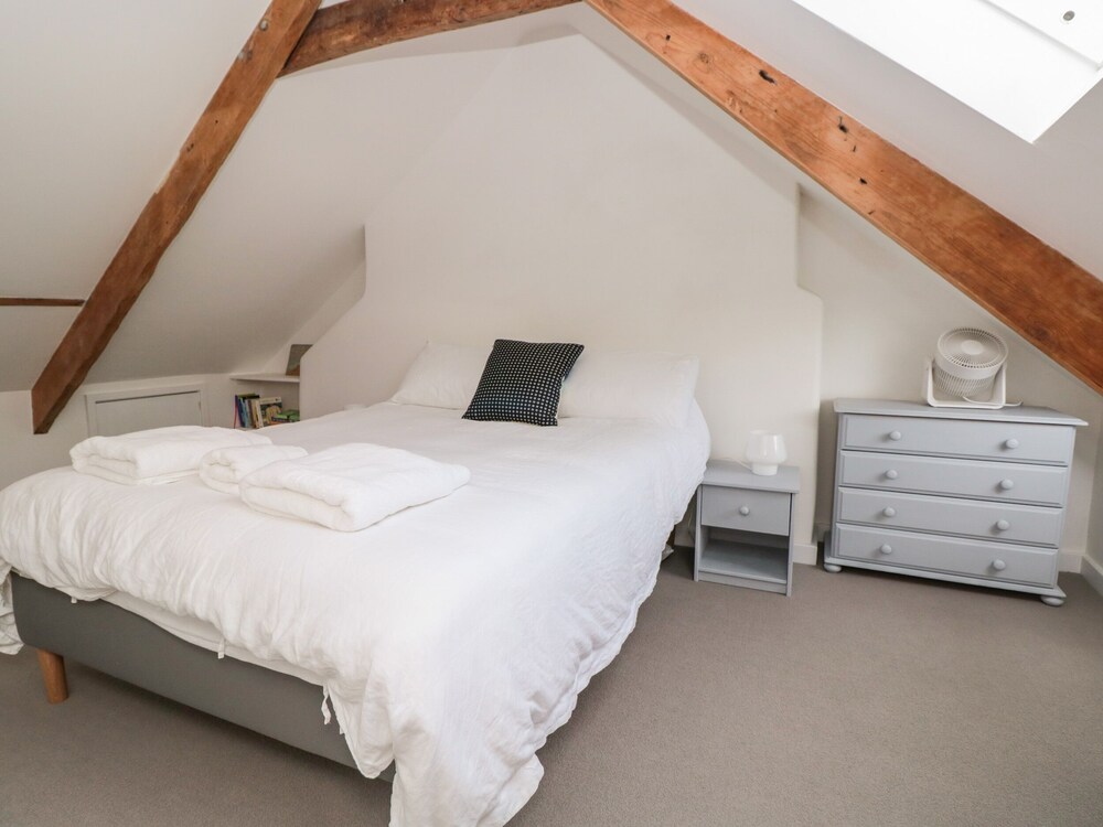 2 Court Cottages view 3