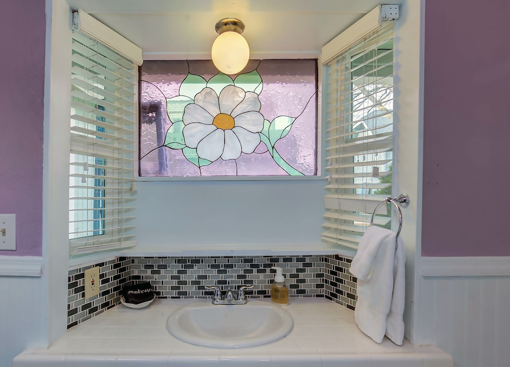 Ashland Vacations - Carlisle Garden Suites - Property Image 22
