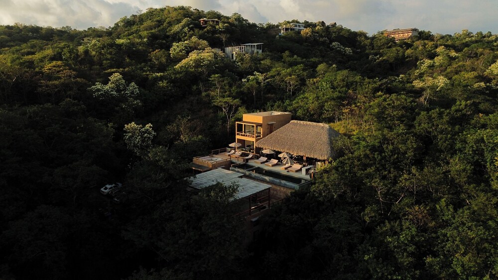 Casa Yute by Ahau Collection