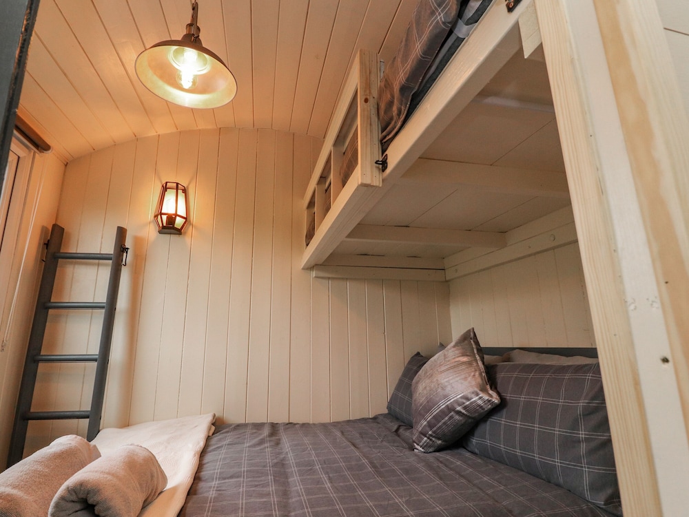 Hillcrest Shepherds Hut