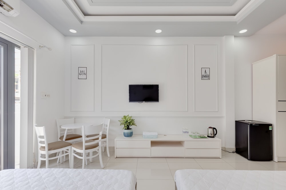 Saigon Authentic Hostel & Tours