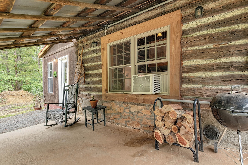 12 Mi to Staunton River State Park: Off-grid Cabin