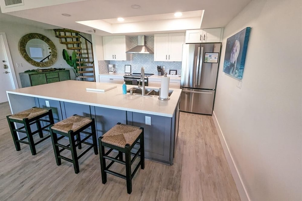 The Intercoastal #205 - Beachy Chic