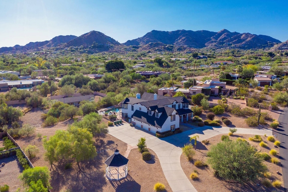 Majestic Mountain Mansion-heated Pool-guest House