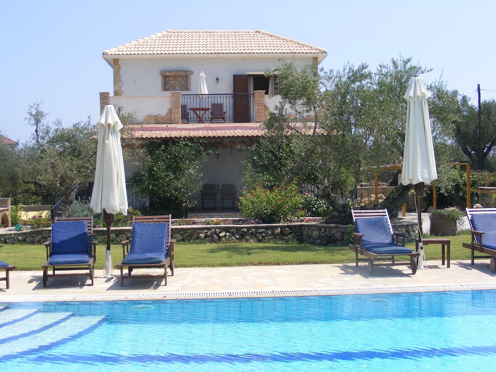 Superior 2-brm Villa, Ideal Locale,300m From Beach view 5