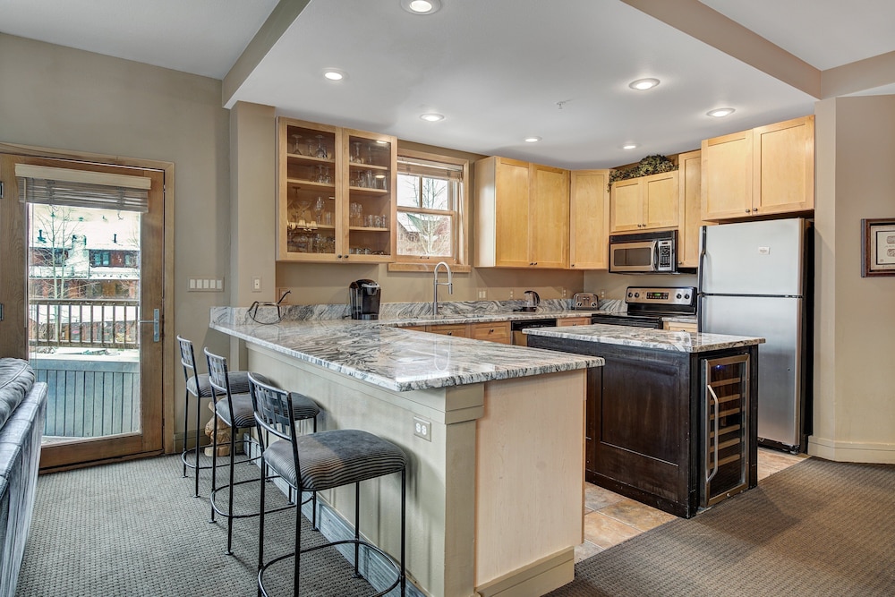 Fantastic Mountain Home Near Ski Lifts 3 Bedroom Condo