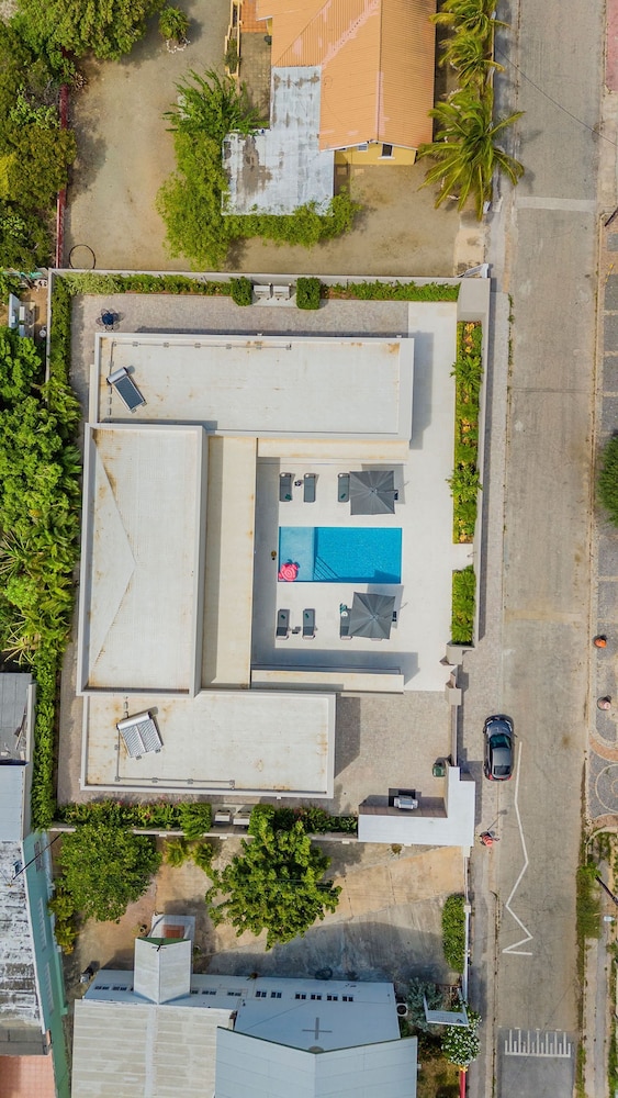 New Designer Villa King Beds Pool Near Beach