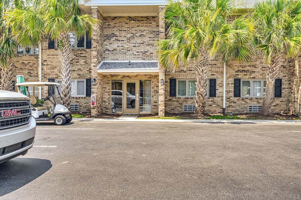 3 Mi to Fishing Pier: Comfy Myrtle Beach Condo view 4