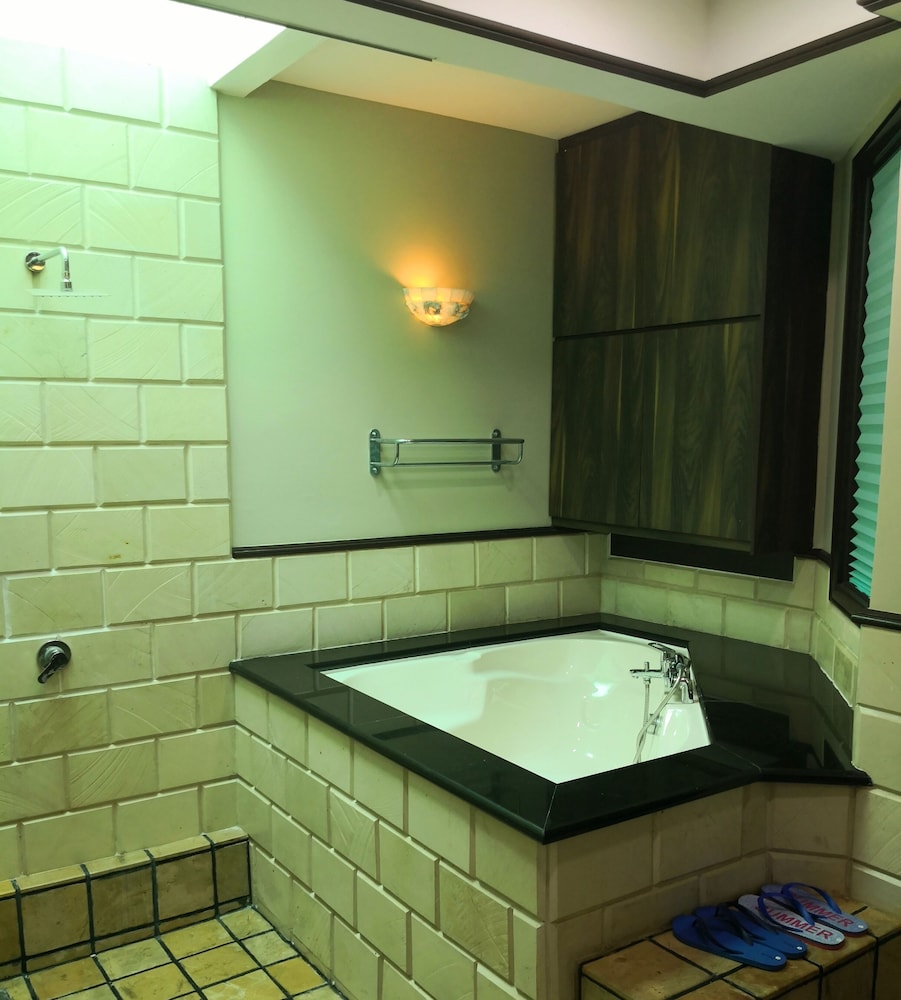 Alpine LXPD Full Seaview Water Chalet, photo 26