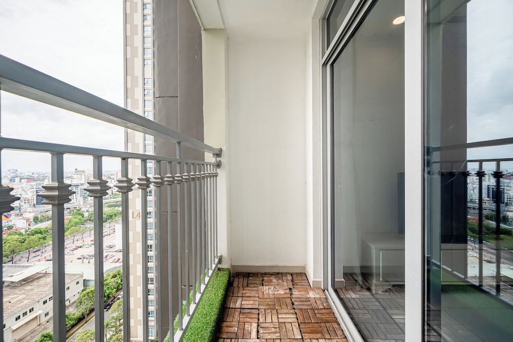 PD Pristine Apartment Landmark Plus