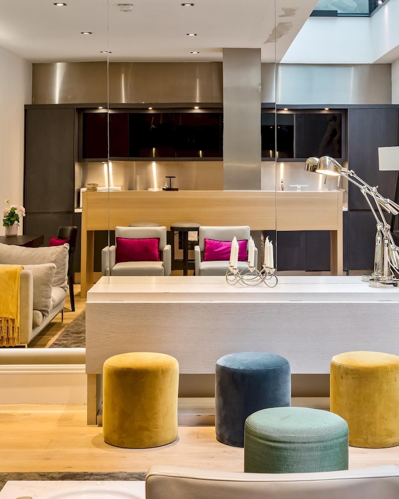 Newly Refurbished 2-bed Apartment in Knightsbridge