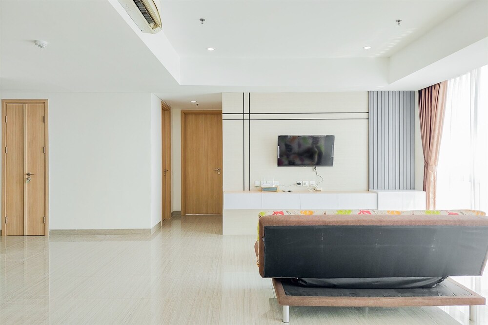 Spacious And Lavish 3Br At Hillcrest House Apartment, Curug - 21