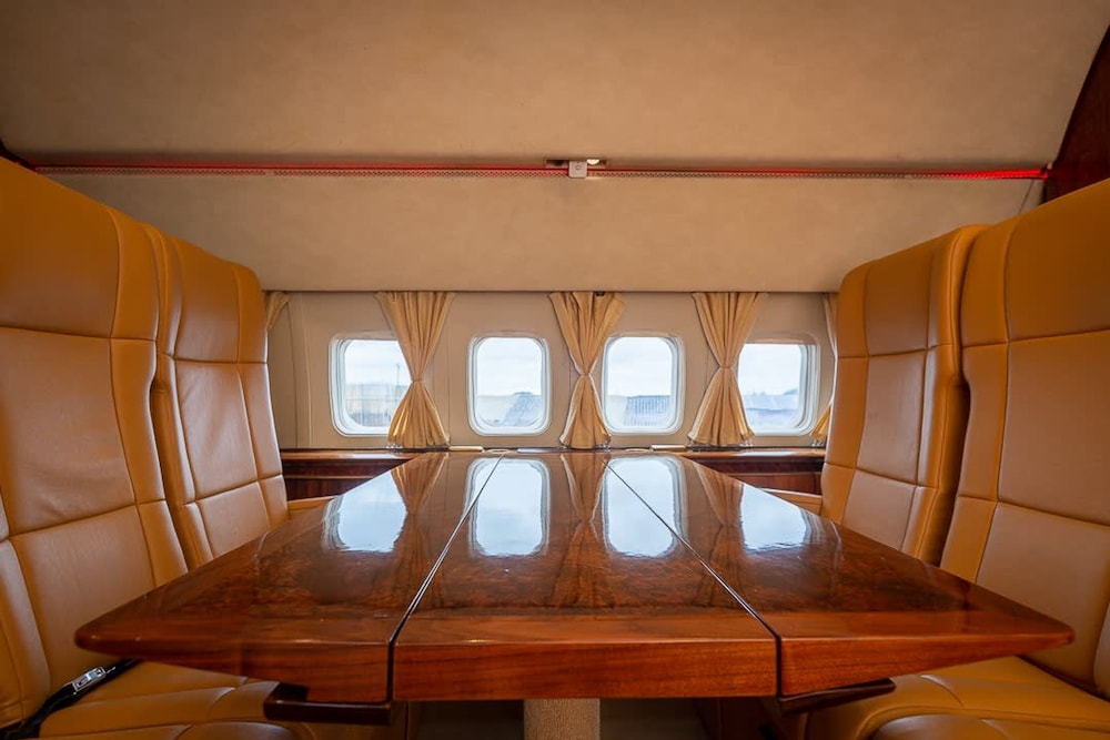 Boeing Airliner Private Jet With hot tub and Sauna