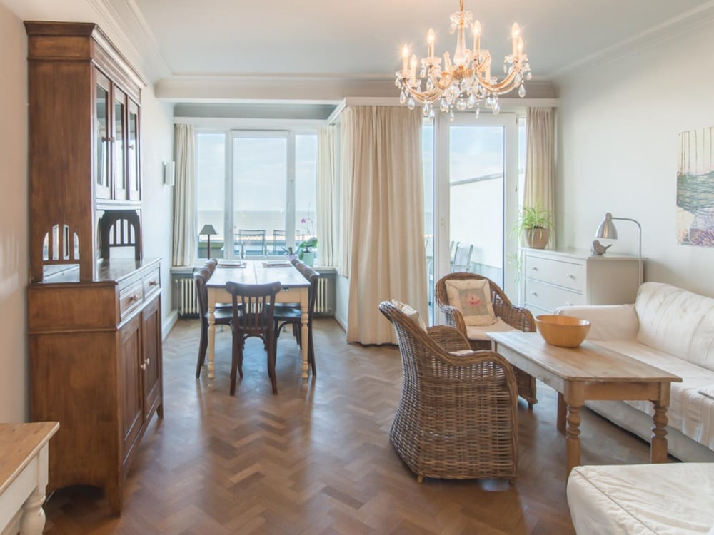 Charming Apartment Near the Beach