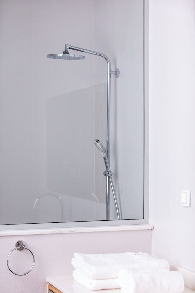 stylish apt up to 4 in Rethymno