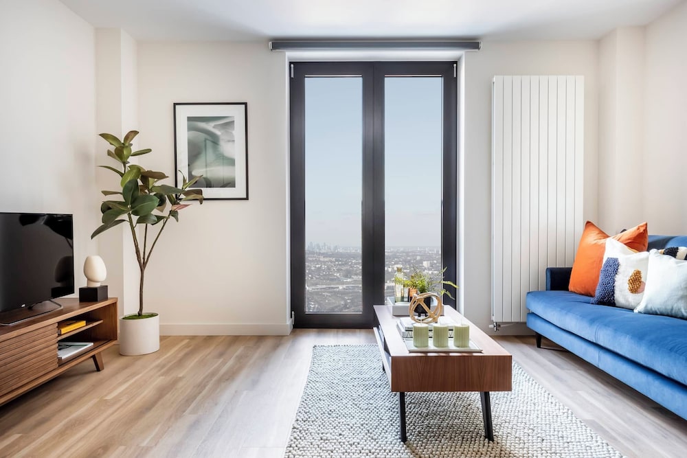 Croydon Central Apartments by Urban Rest