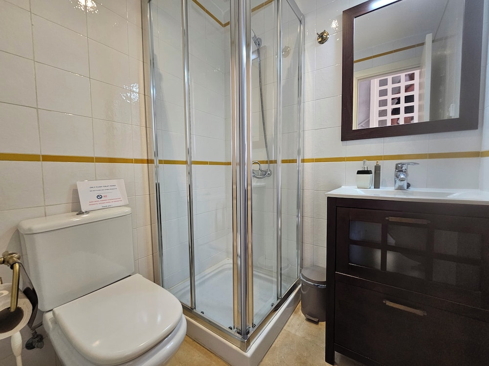 Welcoming and Modern Holiday Home With Access to Swimming Pool