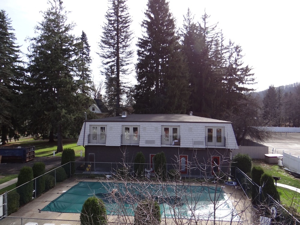 Edelweiss Lodge