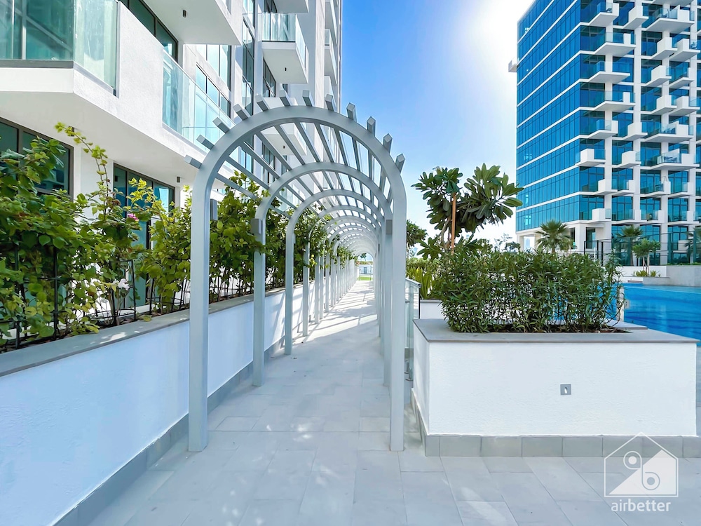 Gorgeous 1B Apt With Balcony in Azizi Fawad