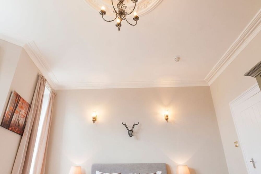 Posh Holiday Home in Plymouth near Royal William Yard view 5
