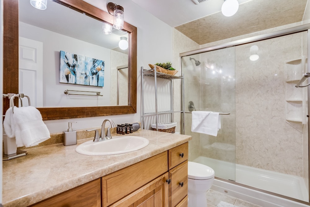 Pinegrove by Avantstay Beautiful Villas Condo Just Outside Tahoe City! - Property Image 9