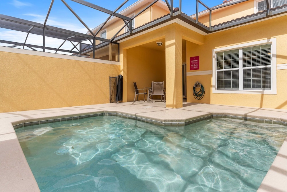8960 Cat Palm Road