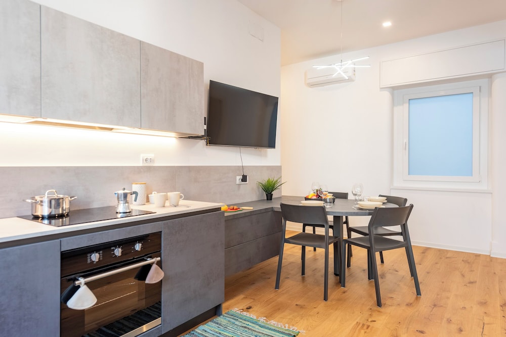 Central Apartment Piazza Dante Genova