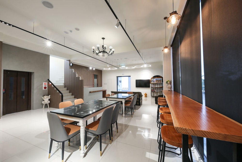 meeting & event spaces