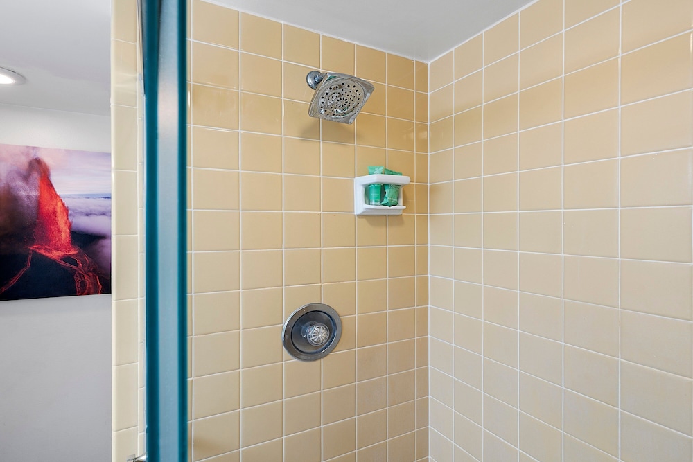 Condo With Central AC - Partial Ocean View - Concierge - Near Magic Sands Beach - Vrkcv