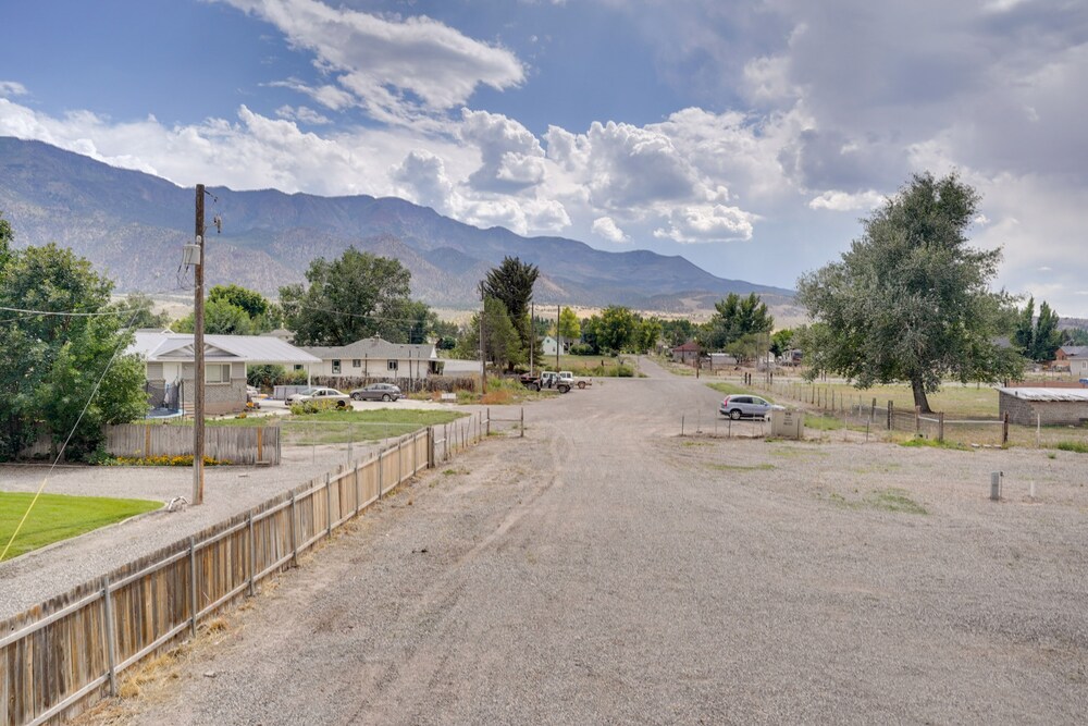 Richfield Vacations - Chic Utah Getaway w/ Fireplace, Sauna  2 Decks! - Property Image 7