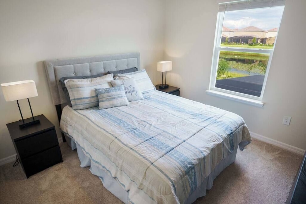 Fabulous 5 BR With Pool Solterra Resort