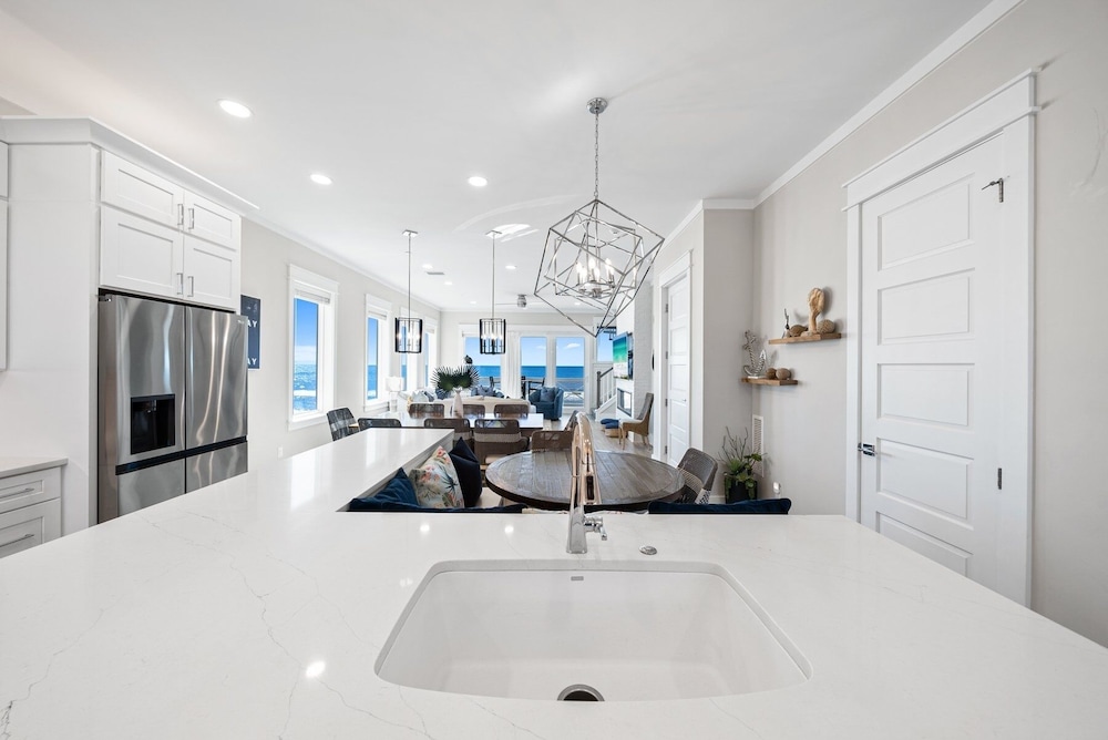 Joy By The Sea 5 Bedroom Home