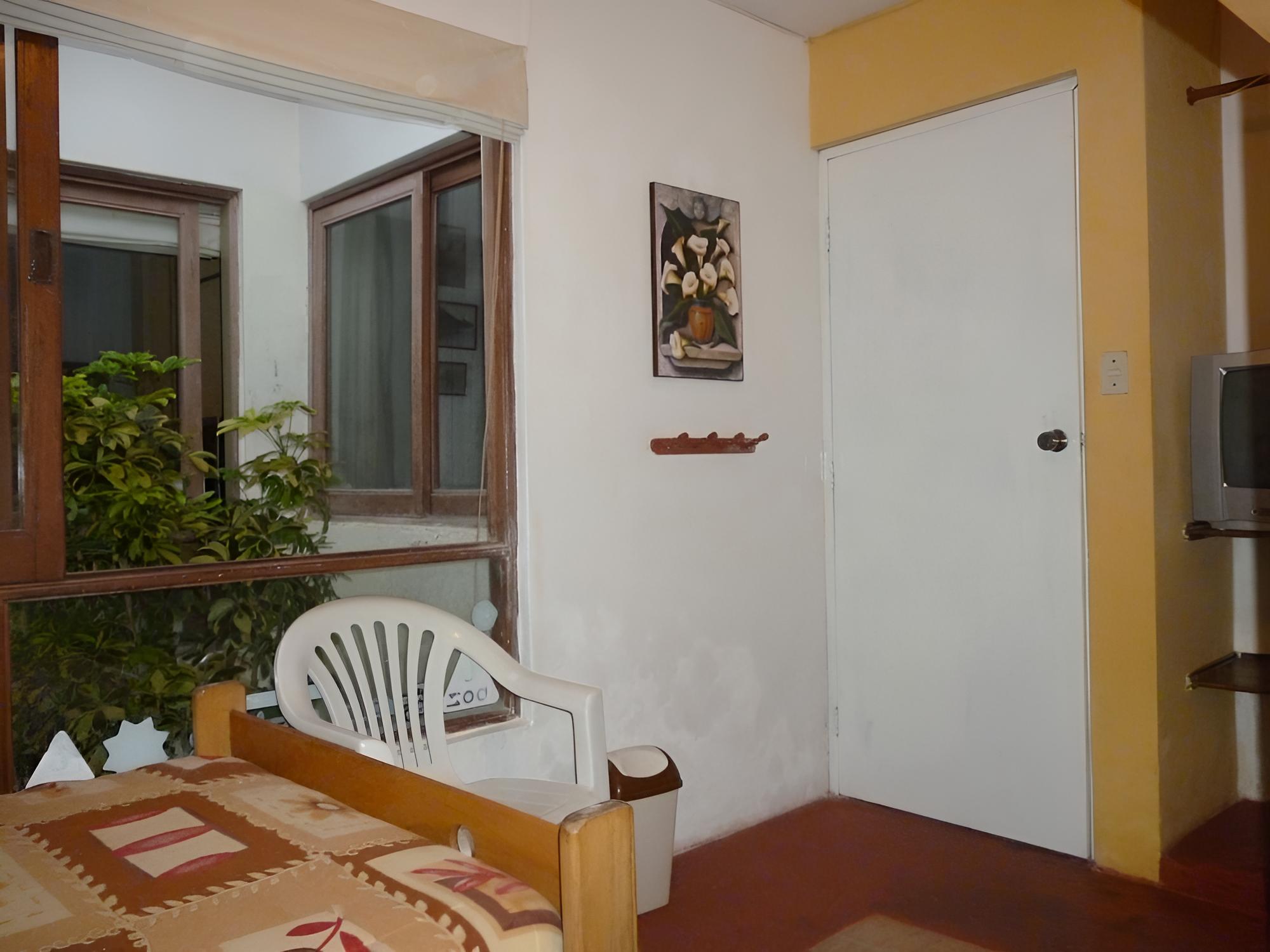 Hostal Merlin Punta Hermosa view 5