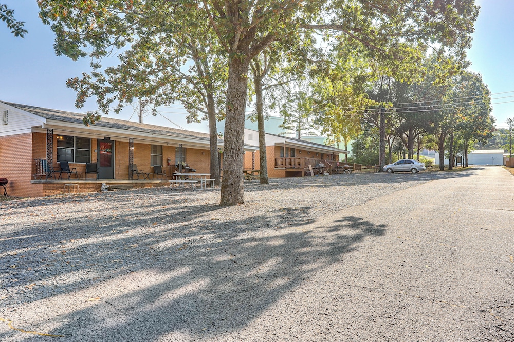 Shared Dock & Yard: Greers Ferry Lake Home!