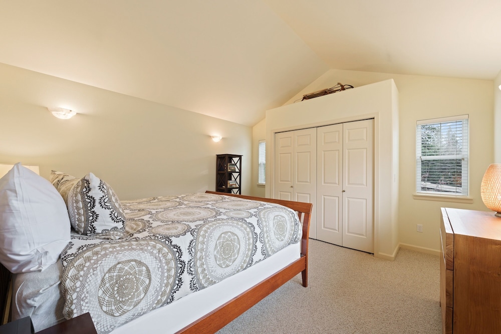 Meet Me On Milwaukee 30 Day Minimum 2 Bedroom Home