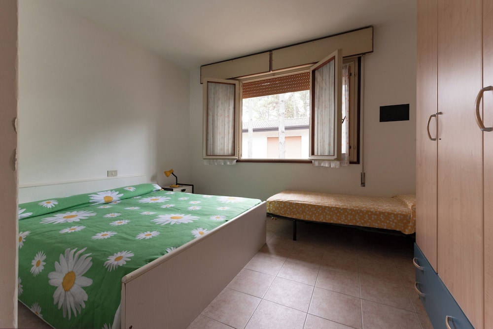 Luminous Flat in Bibione With Garden