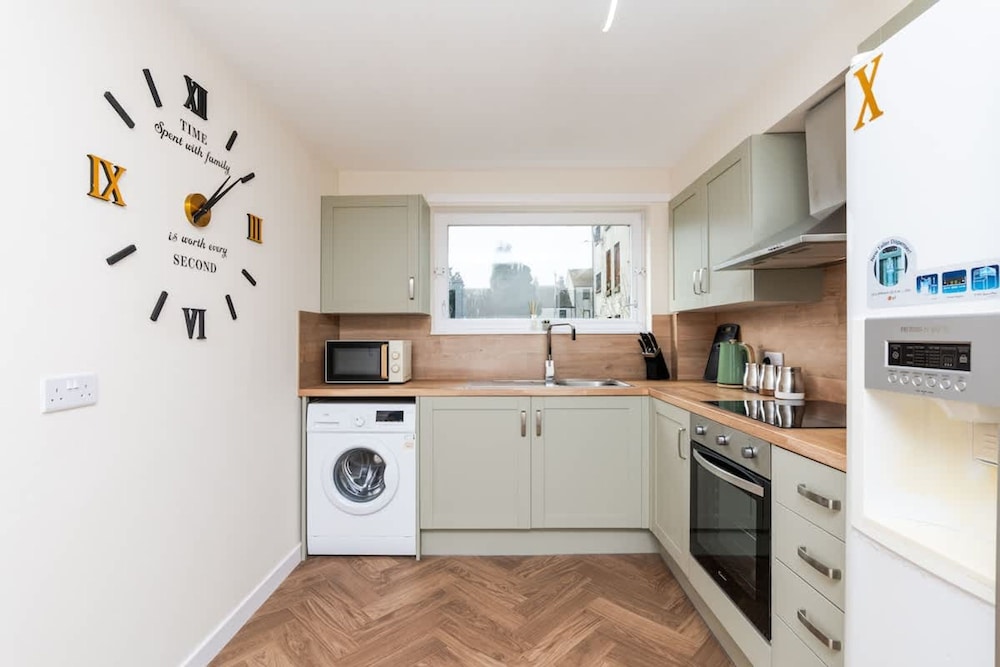 1 Bed-ground Floor-free Parking