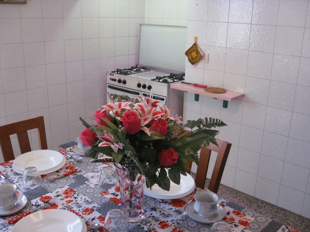 Rosa Cottage