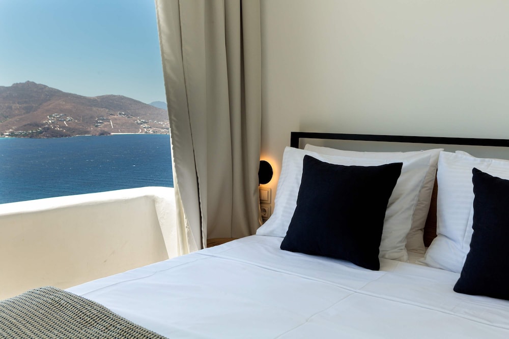 Apellon Mykonos Luxury Seaview Retreat